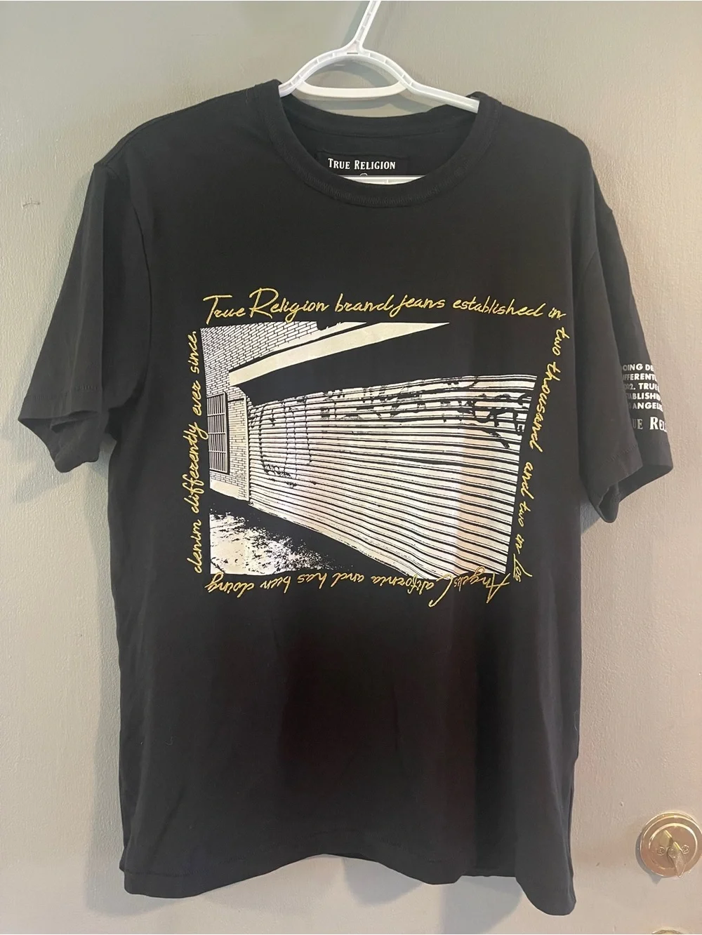 True Religion World Tour Graphic TShirt Men's Size L